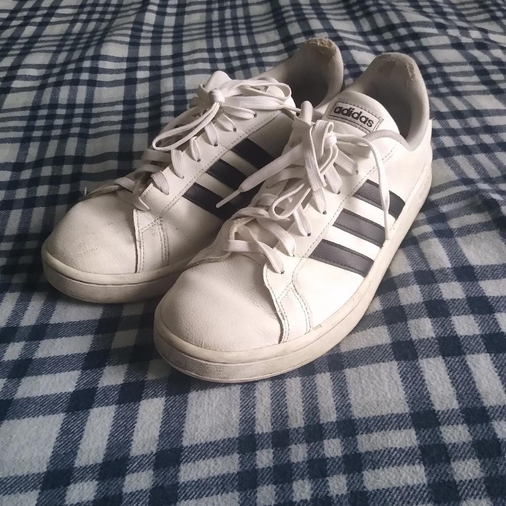 Adidas Cloudfoam leather tennis shoes